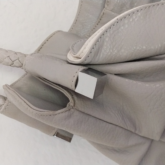 Gray White Petal Shoulder Tote Bag Braided, Leather Designer Inspired  NEW - Picture 2 of 10